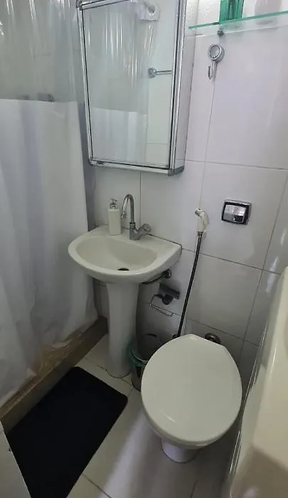 Quarto e sala em Copacabana-1